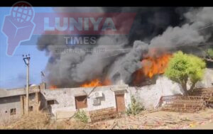 रानी कला: महादेव टेंट हाउस के गोदाम में भीषण आग, लाखों का नुकसान, मंत्री पहुंचे मौके पर 3 WhatsApp Image 2025 03 31 at 5.35.43 PM