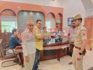 रानी कांग्रेस अध्यक्ष धर्मेंद्र जैन ने रानी में रोडवेज बस डिपो के लिए ज्ञापन सौंपा 4 IMG 20250626 WA0065