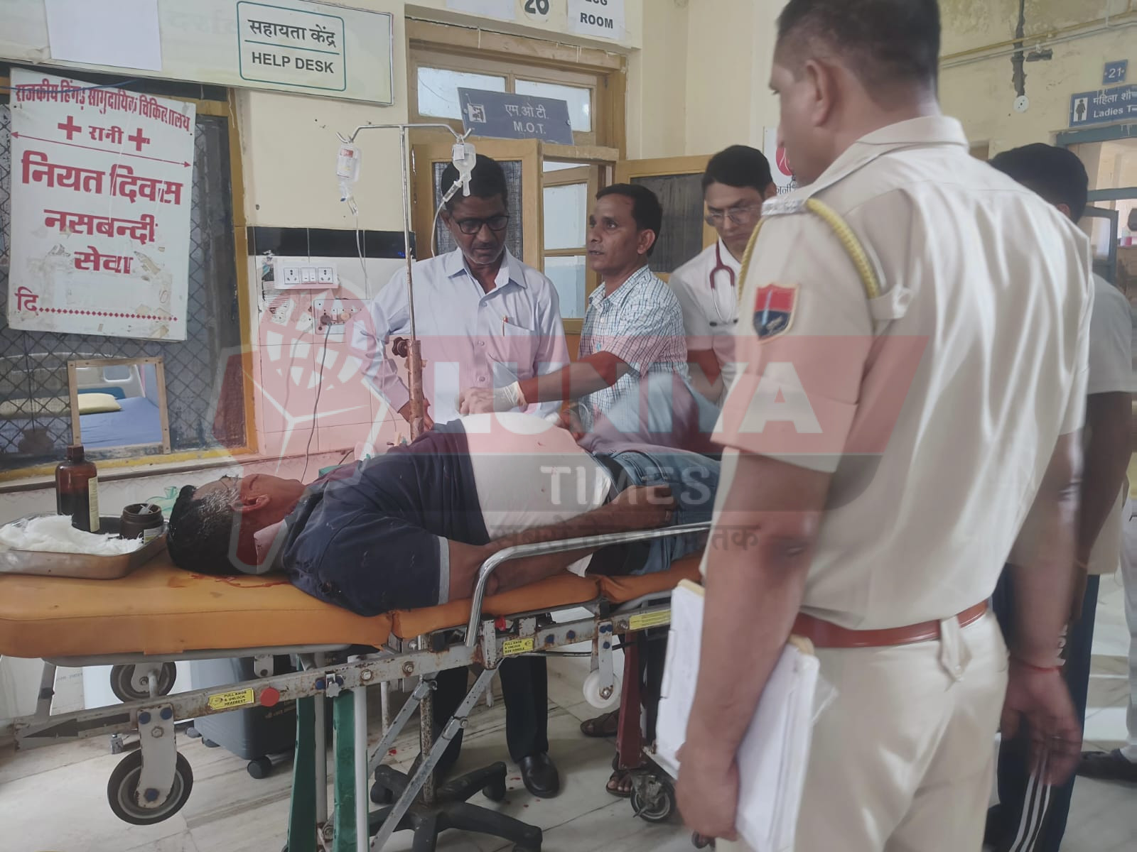 आवारा पशु की चपेट में आने शिक्षक गंभीर रूप से घायल 1 WhatsApp Image 2025 06 29 at 5.45.35 PM