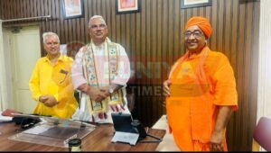 भारत माता आश्रम, नोहर के महंत योगी रामनाथ अवधूत ने गृह राज्य मंत्री से की मुलाकात, कानून व्यवस्था को लेकर हुई बातचीत 2 WhatsApp Image 2025 06 30 at 3.27.53 PM 1