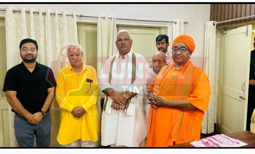 भारत माता आश्रम, नोहर के महंत योगी रामनाथ अवधूत ने गृह राज्य मंत्री से की मुलाकात, कानून व्यवस्था को लेकर हुई बातचीत 1 WhatsApp Image 2025 06 30 at 3.27.53 PM