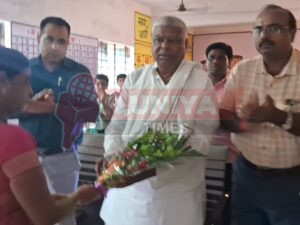 विवेकानंद सेवाश्रम मध्य विद्यालय टुण्डी ने अपनी पांचवीं बर्षगांठ धूमधाम से मनाया बतौर मुख्य अतिथि पहुंचे टुण्डी विधायक 5 WhatsApp Image 2025 07 29 at 16.57.24