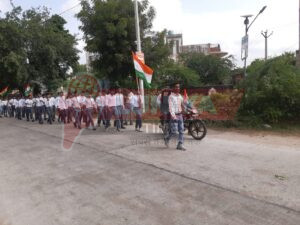 बीजोंवा ग्राम के नवज्योति उच्च माध्यमिक विद्यालय ने तिरंगा रैली का किया आयोजन 2 IMG 20250811 WA0040