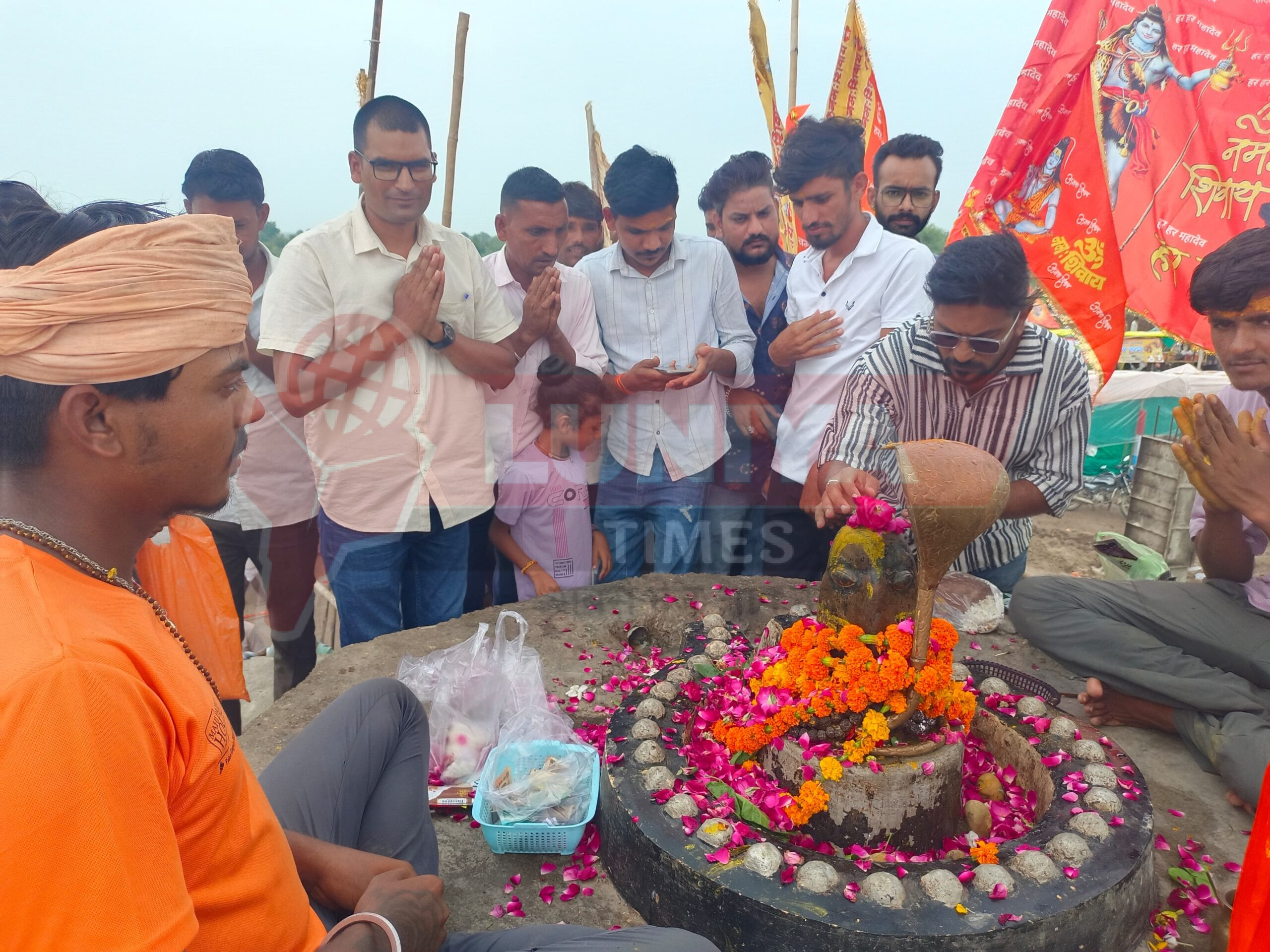 कंवलियास प्राकट्य त्रिदेव शिवालय पर उमड़ा श्रद्धालुओं का जनसैलाब 1 WhatsApp Image 2025 08 01 at 7.05.30 PM scaled