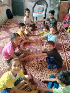 सेवाभारती समिति फालना: बाल संस्कार केंद्रों में रक्षाबंधन उत्सव, जानें सेवाभारती का उद्देश्य, कार्य और संघ प्रेरणा 3 WhatsApp Image 2025 08 08 at 18.39.24