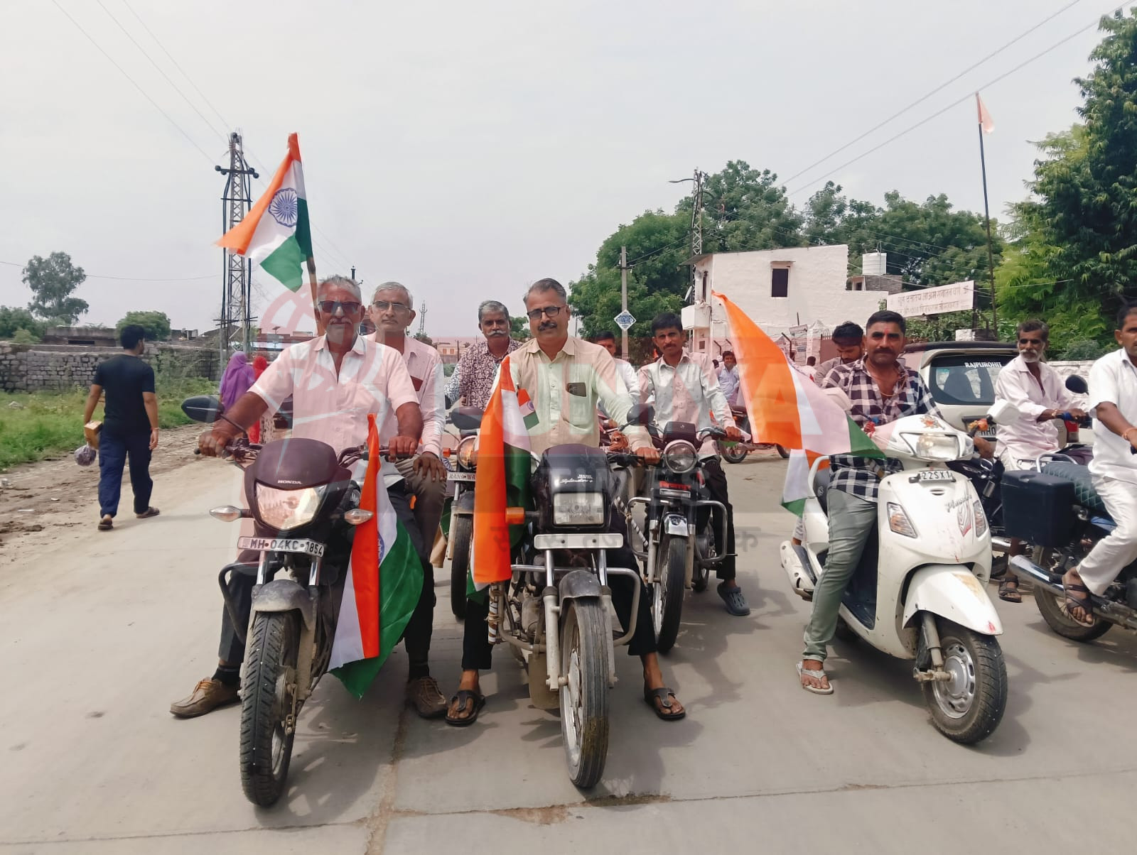 बीजापुर में भाजपा बेड़ा मंडल की तिरंगा रैली, देशभक्ति नारों से गूंजा कस्बा 1 WhatsApp Image 2025 08 13 at 17.45.52