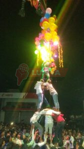 कृष्ण जन्मोत्सव पर मटकी फोड़ प्रतियोगिता का आयोजन, श्रीराम ग्रुप ने जीता खिताब 1100 रुपये की पुरस्कार राशि से किया गया सम्मान 2 WhatsApp Image 2025 08 17 at 11.56.33