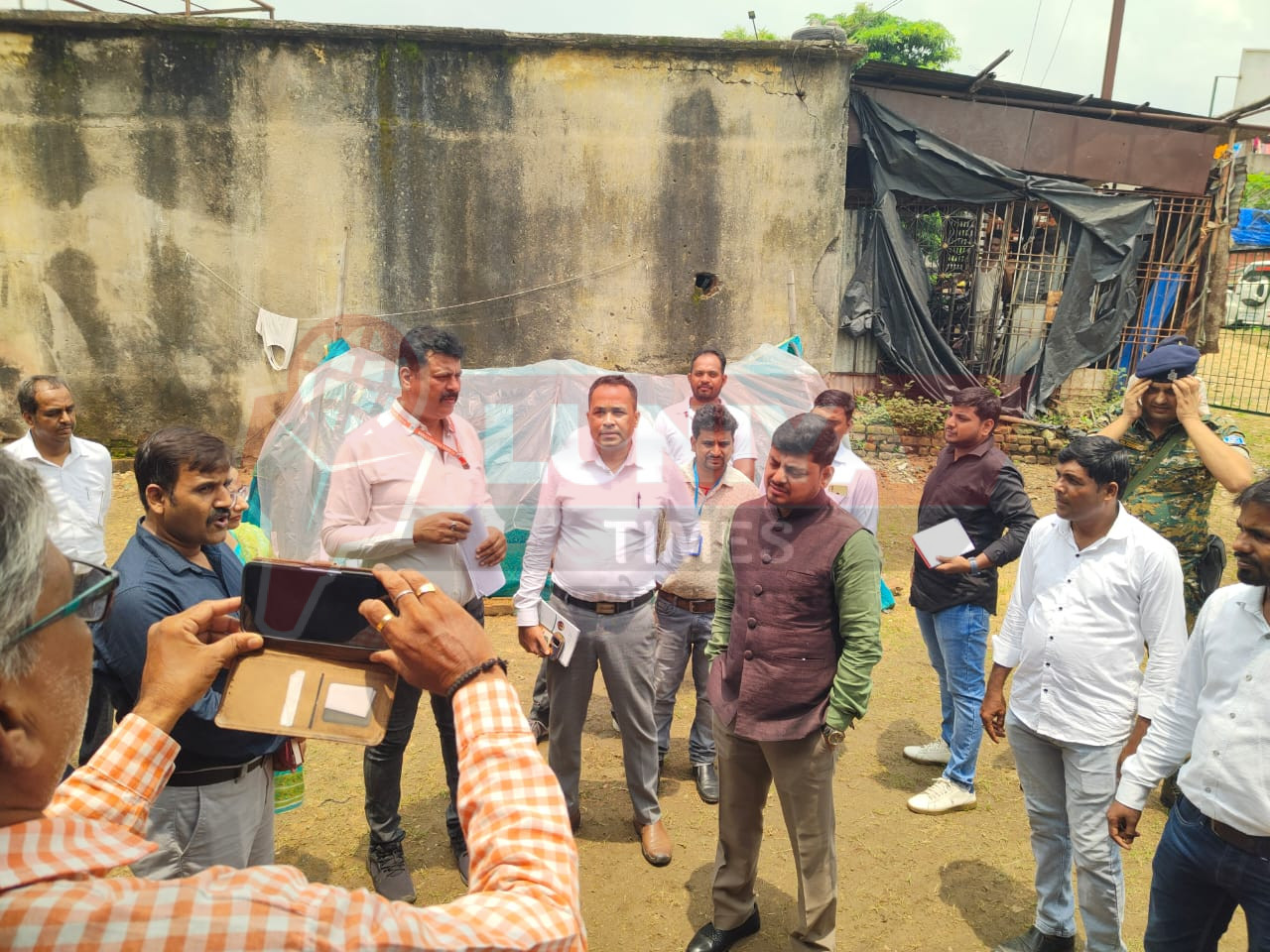 समेकित बिरसा ग्राम योजना के अंतर्गत कृषक पाठशाला का उपायुक्त ने किया औचक निरीक्षण 1 WhatsApp Image 2025 08 18 at 08.56.01