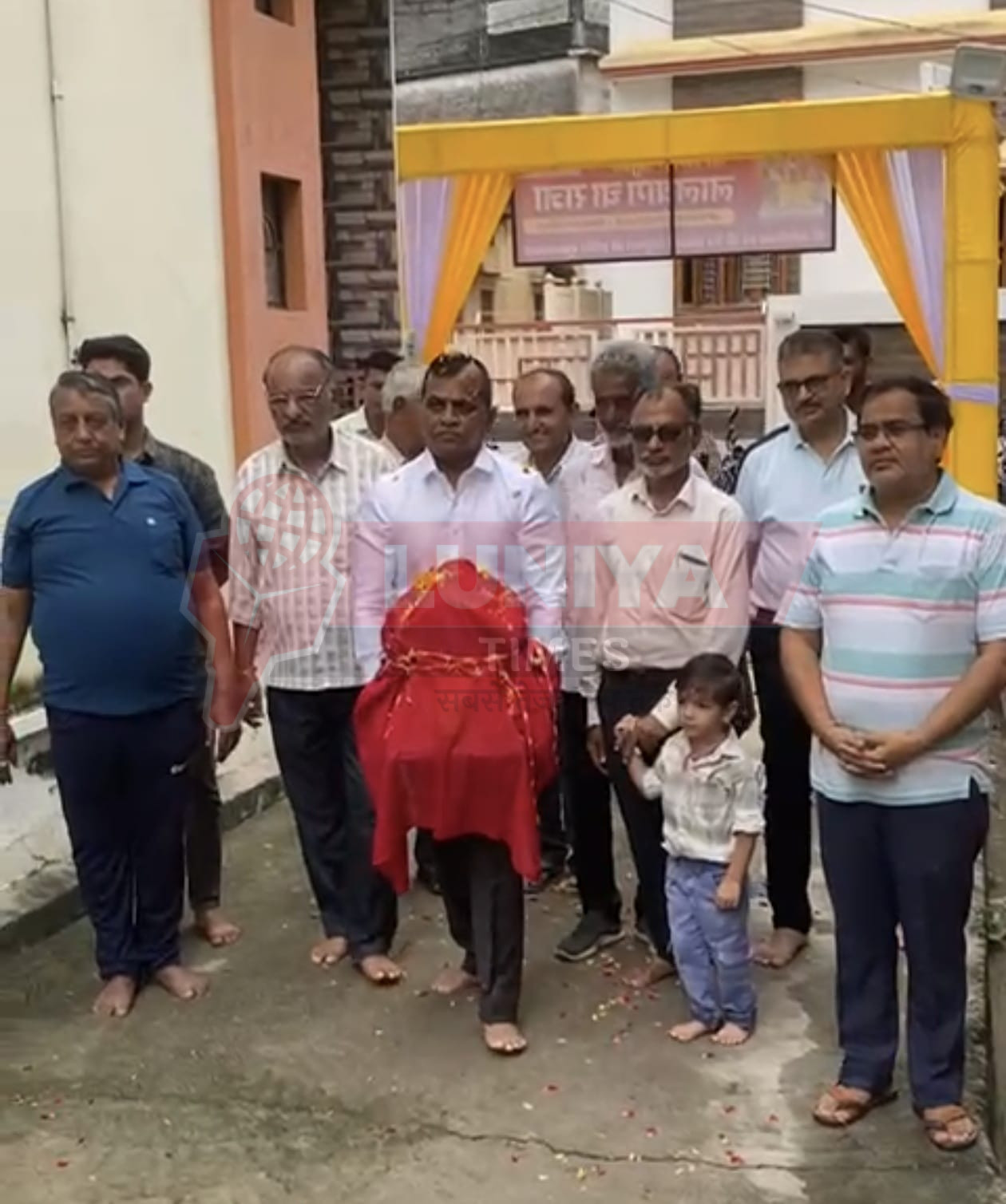 भव्य उल्लास के साथ श्री लालबाग राजा गणेश जी की स्थापना, वैष्णोदेवी माता मंडल बाली द्वारा आयोजित पांच दिवसीय गणेशोत्सव का शुभारंभ 1 WhatsApp Image 2025 08 27 at 4.28.19 PM