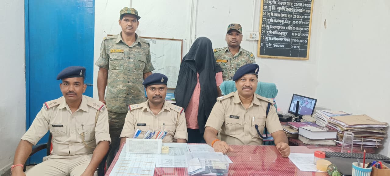 टुंडी पुलिस ने एक साइबर अपराधी को दबोचने में पाई सफलता,परन्तु मुख्य सरगना पुलिस को चकमा देकर भागने में हुए सफल 1 WhatsApp Image 2025 08 29 at 8.16.31 AM
