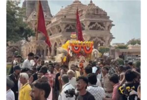 चित्तौड़गढ़ के श्रीसांवलियाजी मंदिर में मेला आज से शुरू, सरोवर झुलने जायेंगे ठाकुर जी, रजत रथ में निकली शोभायात्रा 5 IMG 20250903 WA0015