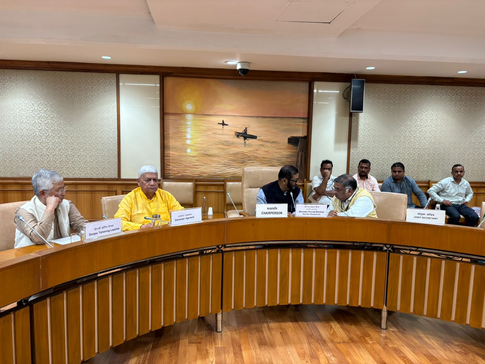 सांसद अग्रवाल ने सांसदों के निजी सचिवों के पीए/पीएस व उनके परिवार को सी.जी.एच.एस. सुविधाओं की मांग रखी 1 IMG 20250912 WA0009