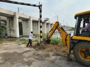 झलजुलनी एकादशी रेवाड़ी पर रानी नदी पर नगरपालिका द्वारा सफाई अभियान चलाया 7 WhatsApp Image 2025 09 03 at 18.37.33