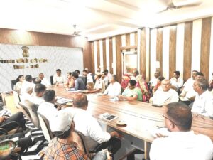 रानी पंचायत समिति में अतिवृष्टि से हुए नुकसान पर क्षेत्रीय विधायक केसाराम चौधरी ने ली बैठक 6 WhatsApp Image 2025 09 07 at 16.14.59