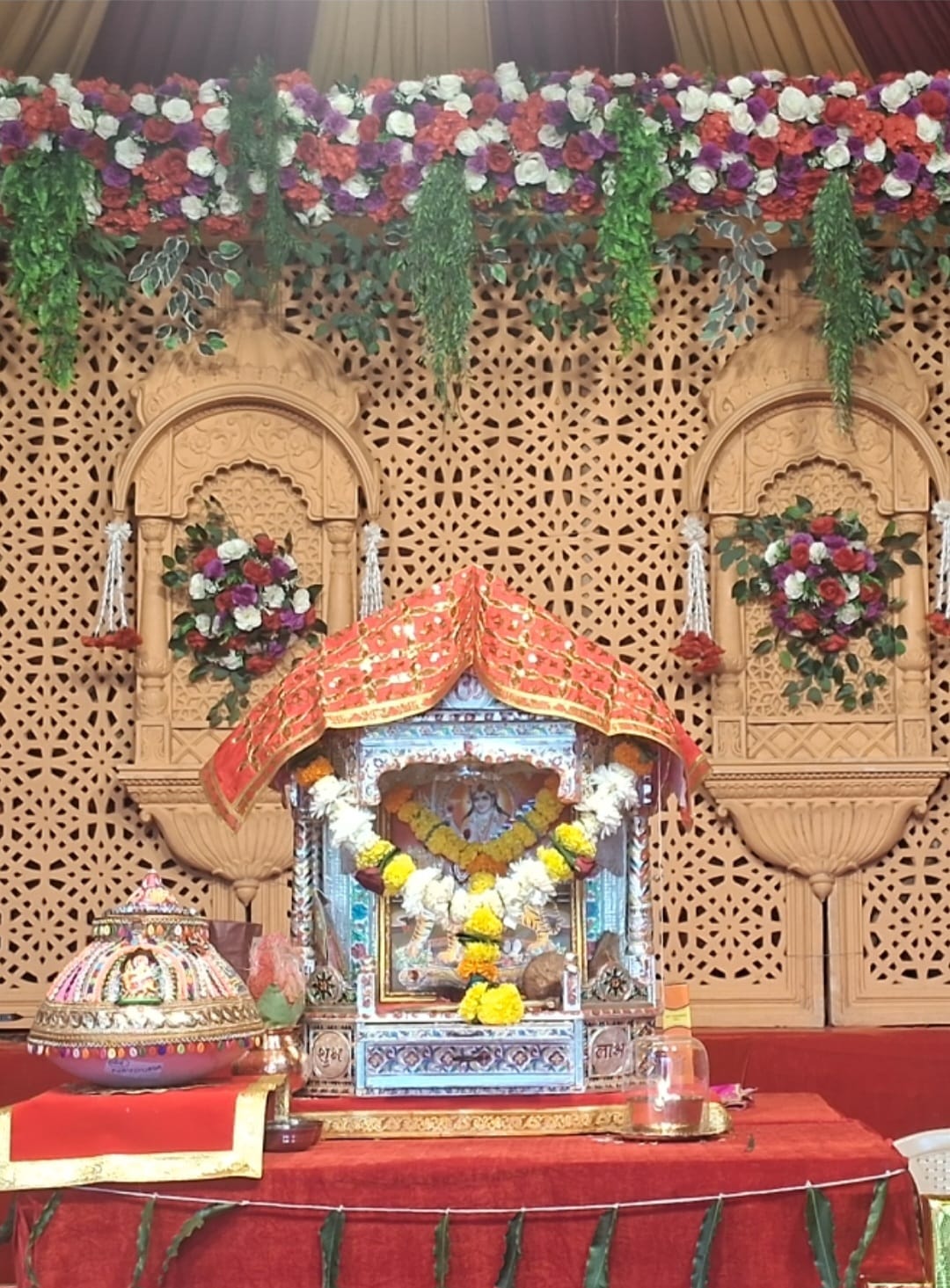 नव दुर्गा मित्र मंडल की माताजी की गरबी का विसर्जन हर्षोल्लास के साथ सम्पन्न 6 IMG 20250923 WA0025