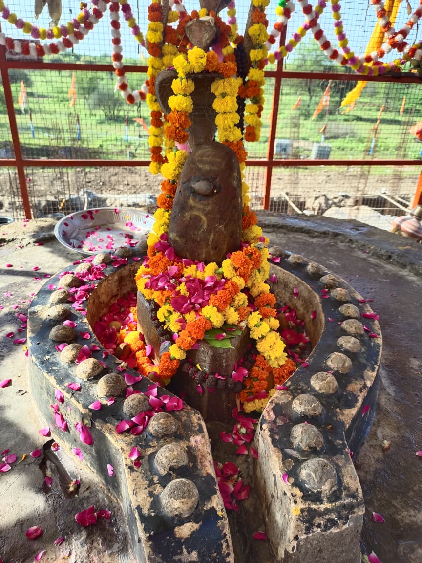 भूगर्भ से प्राकट्य त्रिदेव महादेव ने कंवलियास कि देश-विदेश में बनाई पहचान 1 WhatsApp Image 2025 10 02 at 16.31.15