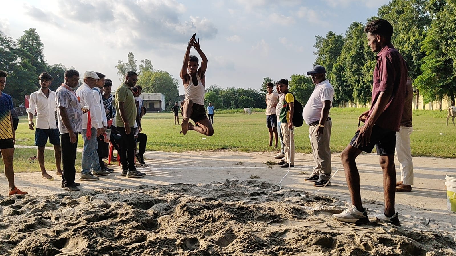 खेल में अंतिम क्षण तक जीतने का प्रयास करे” - धौरहरा विधायक विनोद शंकर अवस्थी 1 WhatsApp Image 2025 10 05 at 14.26.25