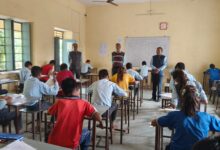 देसूरी एसीबीईओ माली ने राजकीय उच्च माध्यमिक विद्यालय गांथी व कांकलावास का शाला संबलन के तहत निरीक्षण कर दिए दिशा 3 1 16