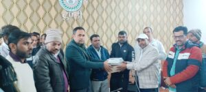 टुण्डी में विधायक अनुज की पहल, जन वितरण दुकानदारों को 4G ई-पॉश मशीन का वितरण 5 IMG 20260106 WA0024