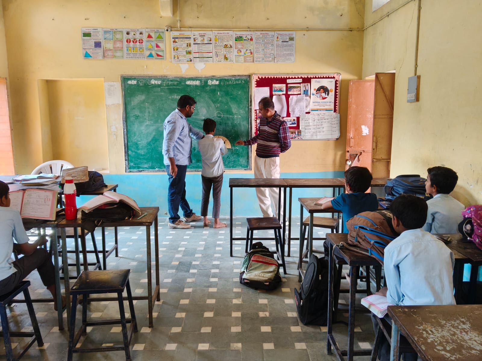 देसूरी एसीबीईओ विजय सिंह माली ने चार विद्यालयों का किया शाला संबलन निरीक्षण, दिए आवश्यक दिशा-निर्देश 1 IMG 20260211 WA0025