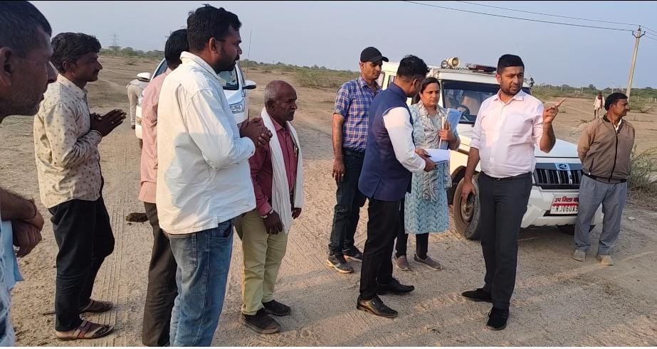 गांगलास पंचायत में खेत तक रास्ते की समस्या पर कलेक्टर सख्त | भीलवाड़ा में प्रशासनिक कार्रवाई तेज 1 WhatsApp Image 2026 02 11 at 8.16.37 PM