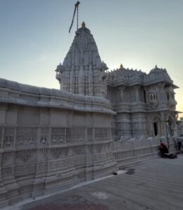 बाली में 108 सेसली पार्श्वनाथ जैन तीर्थ का प्रथम ध्वजारोहण हर्षोल्लास से सम्पन्न 8 WhatsApp Image 2026 02 20 at 7.22.56 PM 2