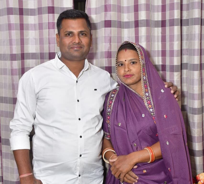 रमेश प्रजापत की वैवाहिक वर्षगांठ पर सामाजिक एकजुटता, क्षेत्र में सकारात्मक संदेश 1 WhatsApp Image 2026 02 27 at 7.52.05 PM e1772206017841