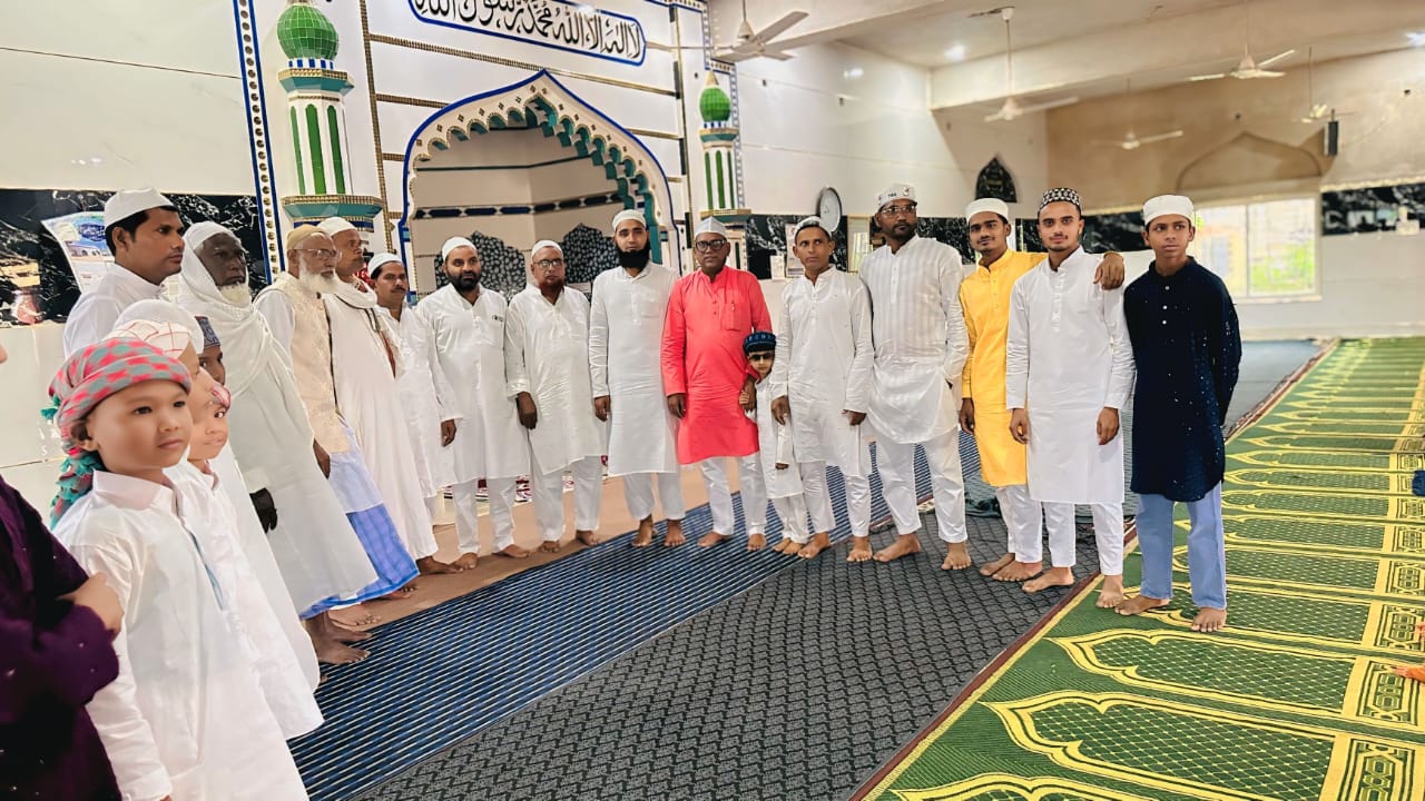 ईद पर अमन-चैन की दुआ: सीआईडी सीनियर ऑफिसर मोहम्मद जाहिद हुसैन ने पेश की भाईचारे की मिसाल 1 IMG 20260321 WA0042