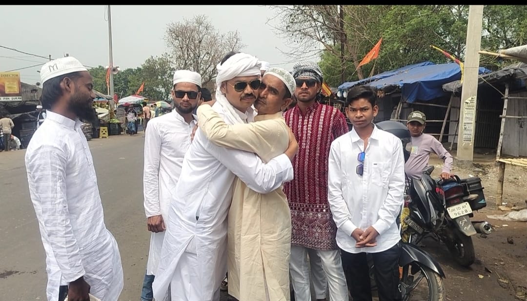 टुण्डी में सौहार्द के साथ मनाई गई ईद उल फितर 1 IMG 20260321 WA0043