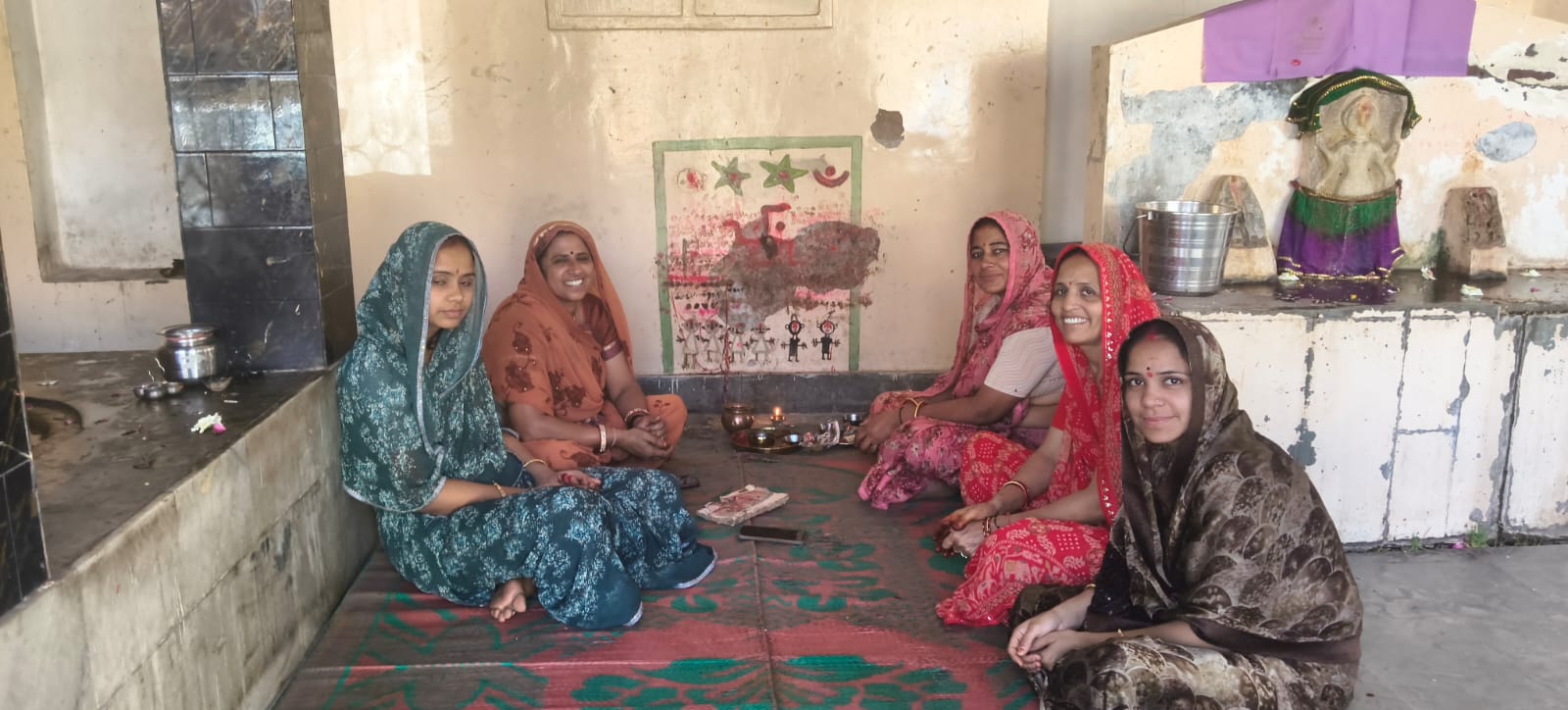 गुरला के सदाबहार महादेव मन्दिर में महिलाएँ कर रहीं दशामाता की पूजा 1 WhatsApp Image 2026 03 09 at 10.49.47 AM