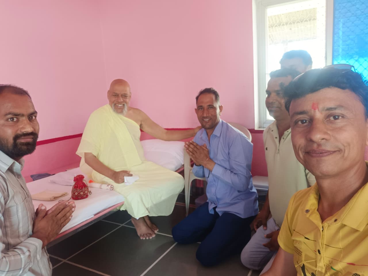 पदमश्री आचार्य नित्यानंदसुरिश्वर का कंवलियास के सुसवानी माता मंदिर में भव्य मंगल प्रवेश 1 WhatsApp Image 2026 03 16 at 4.44.26 PM