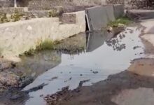 नाली बंद, गंदगी सड़क पर