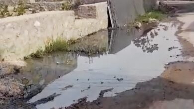 नाली बंद, गंदगी सड़क पर