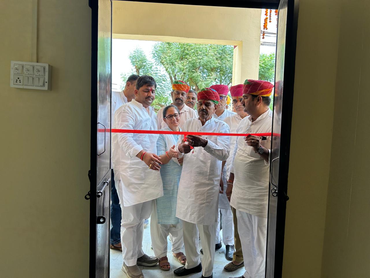 आकड़ावास राजकीय विद्यालय में नई लाइब्रेरी, विज्ञान लैब एवं कक्षों का भव्य लोकार्पण 1 IMG 20260416 WA0025