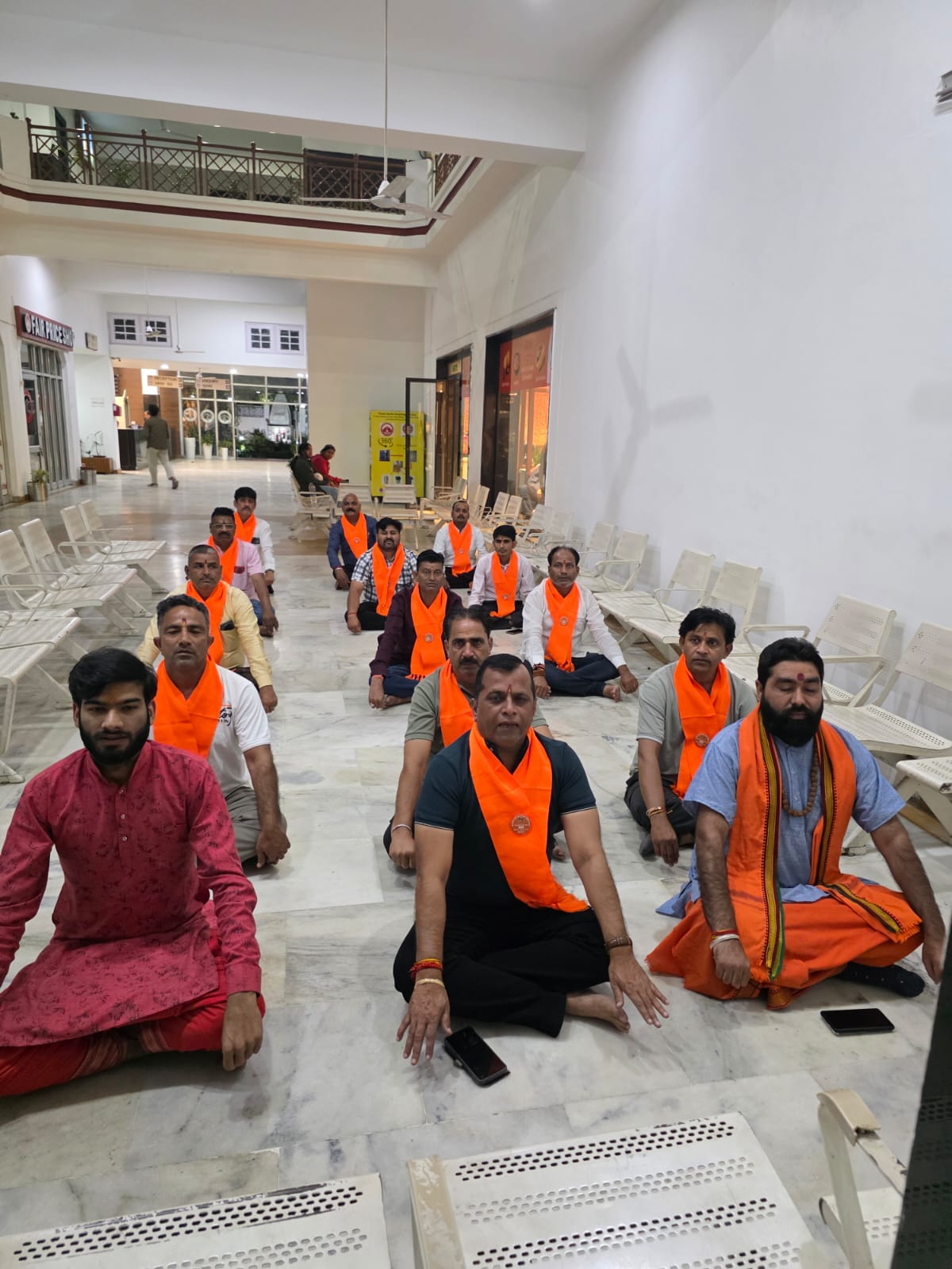 जम्मू में 14वीं वैष्णोदेवी दर्शन यात्रा का समापन, साधु-संतों की उपस्थिति में हुआ कार्यक्रम 1 WhatsApp Image 2026 04 12 at 4.01.35 PM