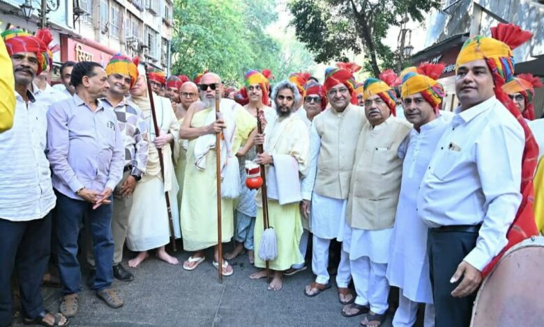 पूना नगर में आचार्य श्रीमद् विजय धर्मधुरंधर सूरीश्वरजी का भव्य मंगल प्रवेश 100 WhatsApp Image 2026 04 15 at 10.30.40 PM