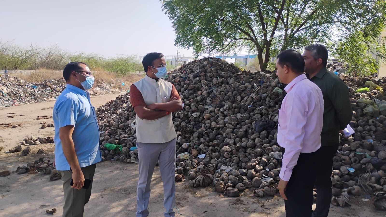 जिला कलेक्टर डॉ रविन्द्र गोस्वामी ने किया पाली में कचरा प्लांट का निरीक्षण, दिए संचालन सुधार के निर्देश 1 img