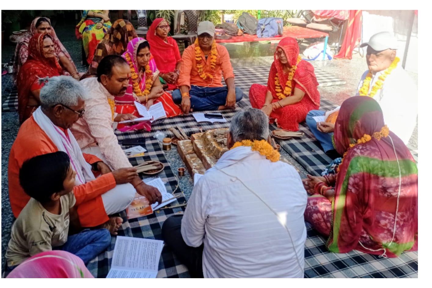 राजस्थान में मृतक भोज की जगह शान्ति यज्ञ का आयोजन, सामाजिक कुरीतियां के खिलाफ जांगिड़ (सायल) परिवार का अनुकरणीय प्रयास 1 IMG 20260523 WA0068